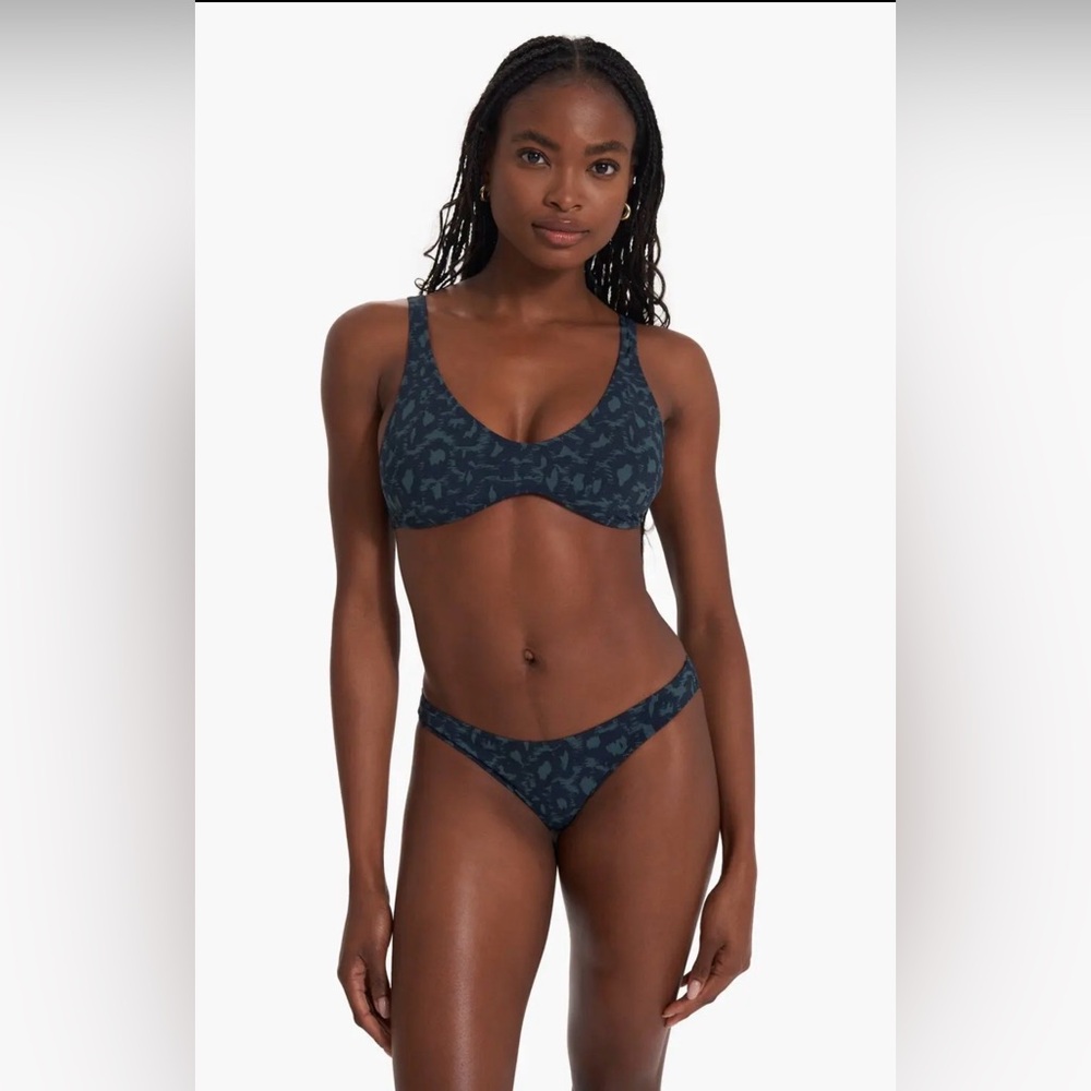 Vuori Aqua Triangle Bikini Top & Low-Rise Bottom - Beryl Spots - M